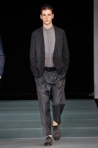 [Fashion Shows] Milano Moda Uomo: Emporio Armani P/E 2012