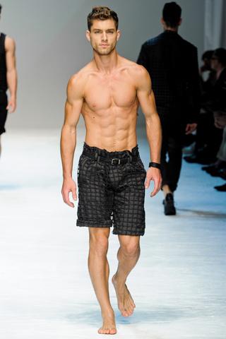 [Fashion Show] Milano Moda Uomo: Dolce & Gabbana P/E 2012