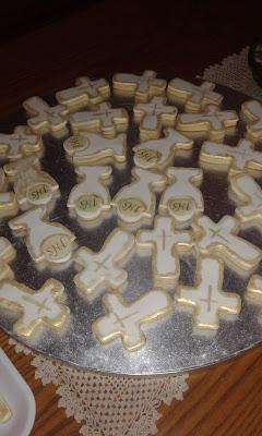 Biscotti e meringhe Comunione. Biscotti e meringhe Comunione.