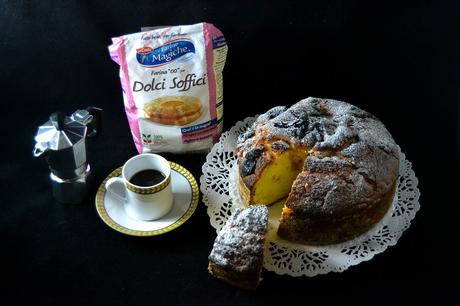 Torta soffice con albicocche e prugne secche Torta soffice con albicocche e prugne secche