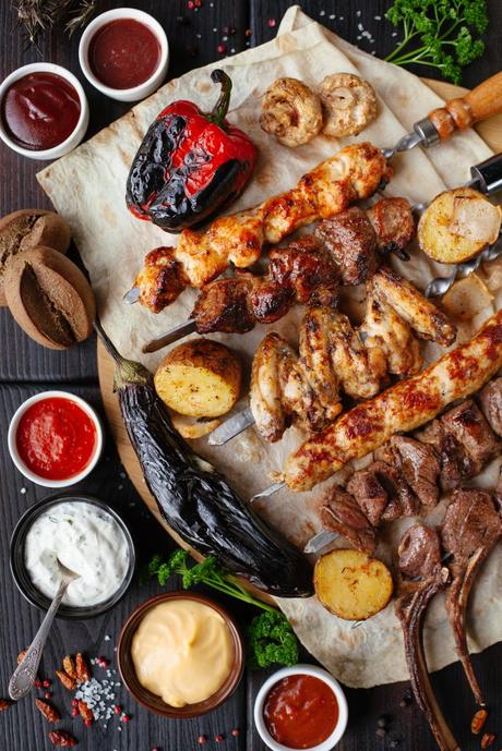 Voglia di carne alla griglia? 5 consigli per un barbecue più sano Voglia di carne alla griglia? 5 consigli per un barbecue più sano
