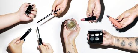 CHANEL Make Up Autunno Inverno 2019. La Collezione Noir et Blanc CHANEL Make Up Autunno Inverno 2019. La Collezione Noir et Blanc