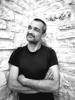 Giovedì 25 luglio 2019 – A Campi Salentina la prima presentazione de “La manutenzione della solitudine” di Giuseppe Semeraro / I Teatri della Cupa / InusualeBook Fest Giovedì 25 luglio 2019 – A Campi Salentina la prima presentazione de “La manutenzione della solitudine” di Giuseppe Semeraro / I Teatri della Cupa / InusualeBook Fest