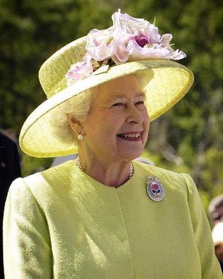 Cercasi chef per la Regina Elisabetta: l’annuncio di Buckingham Palace Cercasi chef per la Regina Elisabetta: l’annuncio di Buckingham Palace