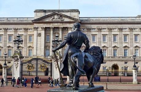 Cercasi chef per la Regina Elisabetta: l’annuncio di Buckingham Palace Cercasi chef per la Regina Elisabetta: l’annuncio di Buckingham Palace