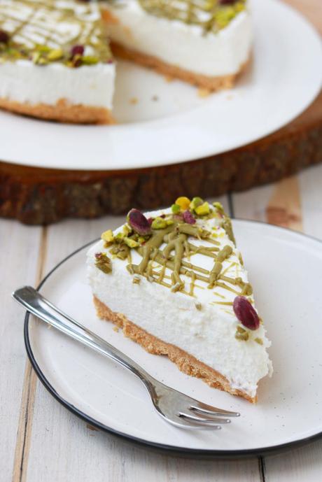 Cheesecake allo yogurt e pistacchio Cheesecake allo yogurt e pistacchio