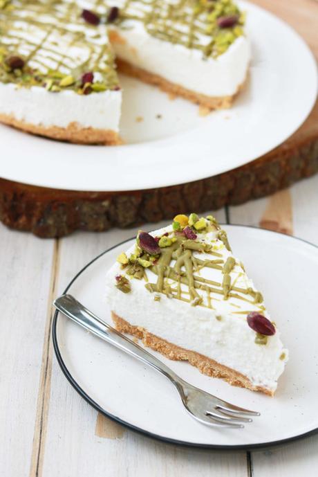 Cheesecake allo yogurt e pistacchio Cheesecake allo yogurt e pistacchio