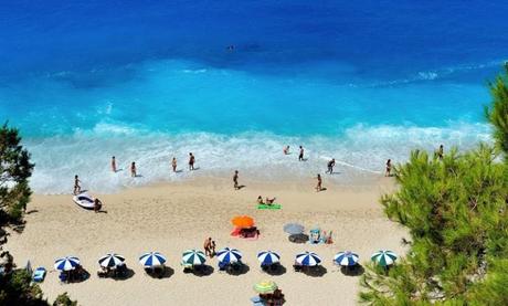 Sandrink, l’app per ordinare da bere e da mangiare direttamente in spiaggia Sandrink, l’app per ordinare da bere e da mangiare direttamente in spiaggia