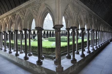 Mont Saint Michel: storia e leggenda dell’isolotto Mont Saint Michel: storia e leggenda dell’isolotto