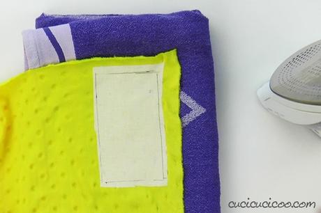 Cartamodello per cuscino da viaggio (cervicale) Questo cartamodello per cuscino da viaggio è semplice da cucire, sia per principianti che per bambini! Con due misure e un laccio da trasporto comodo. Il template è gratuito da scaricare. Ottimo da regalare! #cartamodello #cuscinofaidate #cucitocreativo