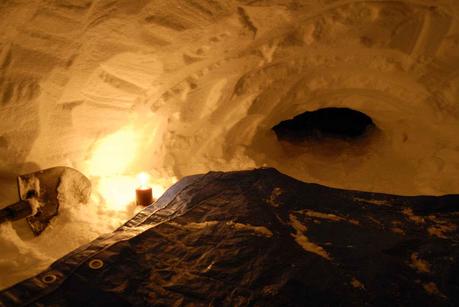 Quinzhee, il rifugio di neve L'interno di un quinzhee