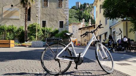 Pedalare lungo la pista ciclabile della Valle dei Laghi pista ciclabile valle dei laghi