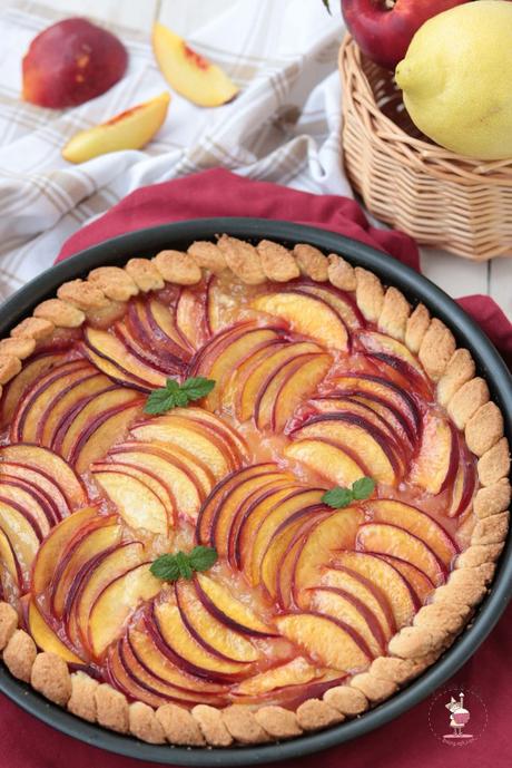 Crostata alle mandorle con confettura di limoni e pesche Crostata alle mandorle con confettura di limoni e pesche
