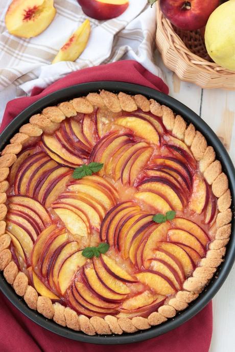 Crostata alle mandorle con confettura di limoni e pesche Crostata alle mandorle con confettura di limoni e pesche