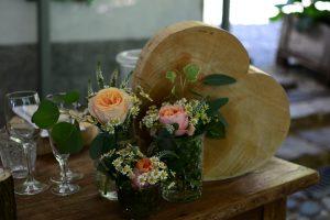 Matrimonio romantico e i segni del cuore Matrimonio romantico e i segni del cuore