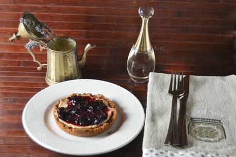 Tortine senza cottura con yogurt e ciliegie Tortine senza cottura con yogurt e ciliegie