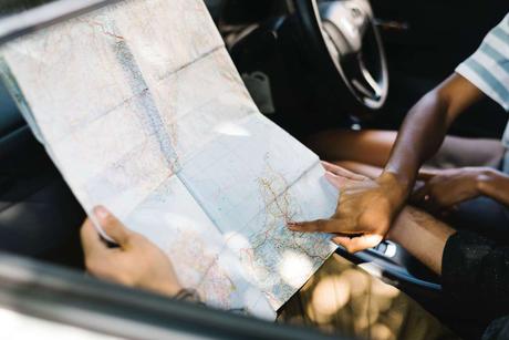 Guida a sinistra: 10 consigli per non andare in ansia guidare a sinistra consigli