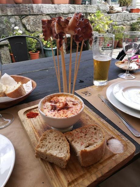 Paesini della Galizia: Combarro, il borgo dei cruceiros e delle streghe Paesini della Galizia: Combarro, il borgo dei cruceiros e delle streghe