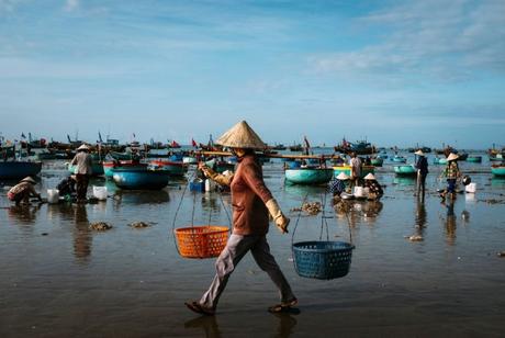 Viaggio in Vietnam: La Guida Completa pescatore Vietnam