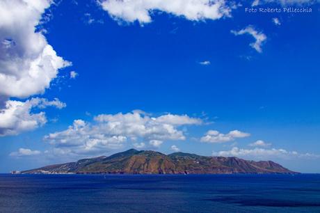 In viaggio con Roberto. Lipari: la capitale delle isole Eolie! In viaggio con Roberto. Lipari: la capitale delle isole Eolie!