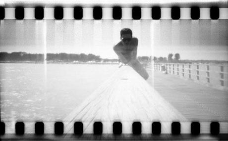 LOMOGRAPHY •  al mare con PIMhole e Kodak 100Tmax (scaduta 09/2009)