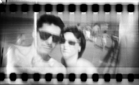 LOMOGRAPHY •  al mare con PIMhole e Kodak 100Tmax (scaduta 09/2009)