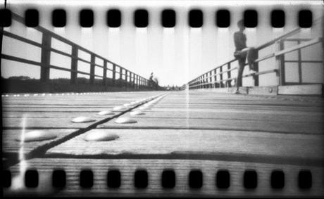 LOMOGRAPHY •  al mare con PIMhole e Kodak 100Tmax (scaduta 09/2009)