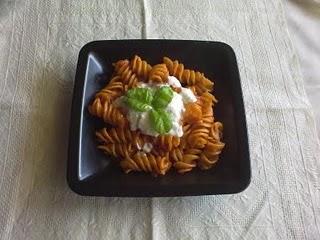 ...fusilloni veraci con sugo pomodoro e basilico MUTTI...