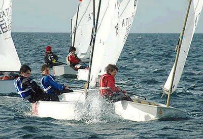 IL CIRCOLO DELLA VELA MARCIANA MARINA RADDOPPIA LA SCUOLA VELA A S.ANDREA