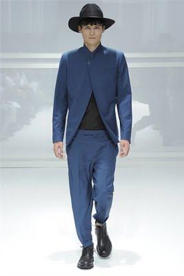 A Parigi sfila l'uomo per la P/E 2012