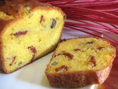 CON LA VITA RIVOLTA A TESTA IN GIU' -  PLUMCAKE CON POMODORI SECCHI, CAPPERI E OLIVE -   PLUMCAKE WITH SUN-DRIED TOMATOES, OLIVES AND CAPERS