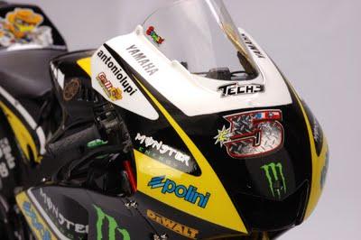 Yamaha YZR-M1 C.Edwards 2009 by Utage Factory House