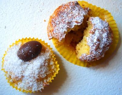 Cupcakes con sorpresa: ovetti di cioccolato