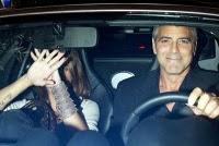 Sassari: la Canalis appare in ginecologia improvvisamente ma non è in stato interessante