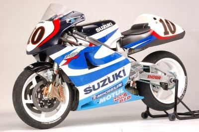 Suzuki RGV 500 K.Roberts 1999 by Utage Factory House