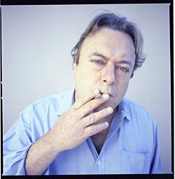 Scrittore comunista definisce Hitchens e i nuovi atei dei “neo-fascisti”