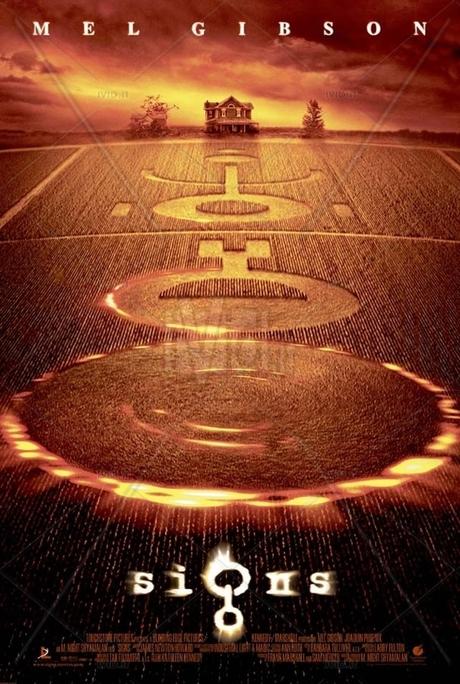 Signs più che un film è il primo, vero manifesto cinematografico americano del dopo 11 settembre. Signs più che un film è il primo, vero manifesto cinematografico americano del dopo 11 settembre.