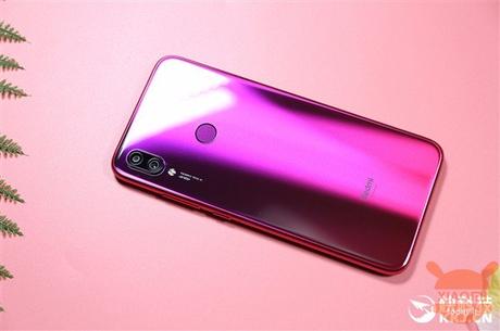 Redmi Note 8: Lu Weibing ne conferma l’arrivo con un “Tweet” Redmi Note 8: Lu Weibing ne conferma l’arrivo con un “Tweet”