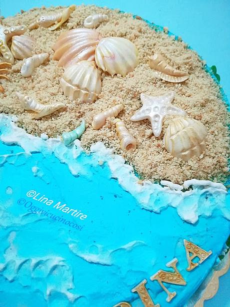 Torta tema marino con conchiglie Torta tema marino con conchiglie