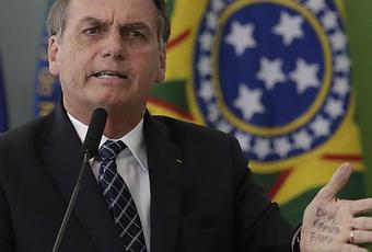 Record di incendi in Amazzonia, Bolsonaro attacca le ong