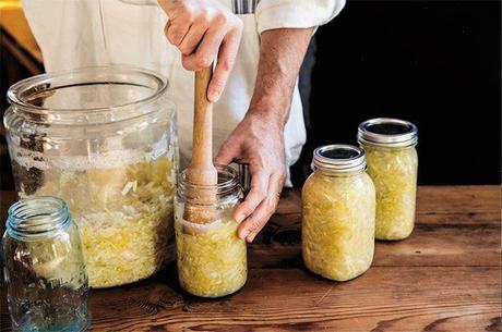 CORSO PRATICO DI VERDURE FERMENTATE E TEMPEH CORSO PRATICO DI VERDURE FERMENTATE E TEMPEH