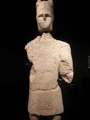 Archeologia della Sardegna. I giganti di Mont ‘e Prama: Pugilatori, arcieri e guerrieri. Riflessioni di Luisanna Usai Archeologia della Sardegna. I giganti di Mont ‘e Prama: Pugilatori, arcieri e guerrieri. Riflessioni di Luisanna Usai