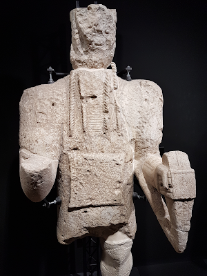 Archeologia della Sardegna. I giganti di Mont ‘e Prama: Pugilatori, arcieri e guerrieri. Riflessioni di Luisanna Usai Archeologia della Sardegna. I giganti di Mont ‘e Prama: Pugilatori, arcieri e guerrieri. Riflessioni di Luisanna Usai
