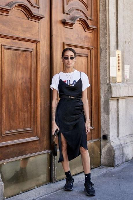 Buccia di Banana/Dai 90 con furore: quella t-shirt sotto ai vestiti! Buccia di Banana/Dai 90 con furore: quella t-shirt sotto ai vestiti!