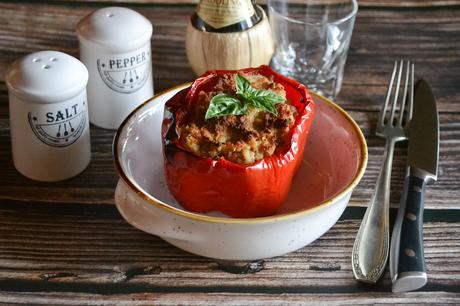 Peperoni al forno ripieni saporiti Peperoni al forno ripieni saporiti