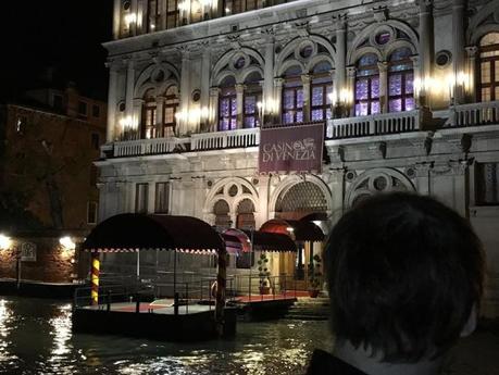Monica Gabetta Tosetti: l’eleganza e la femminilità trionfano a Venezia Monica Gabetta Tosetti: l’eleganza e la femminilità trionfano a Venezia