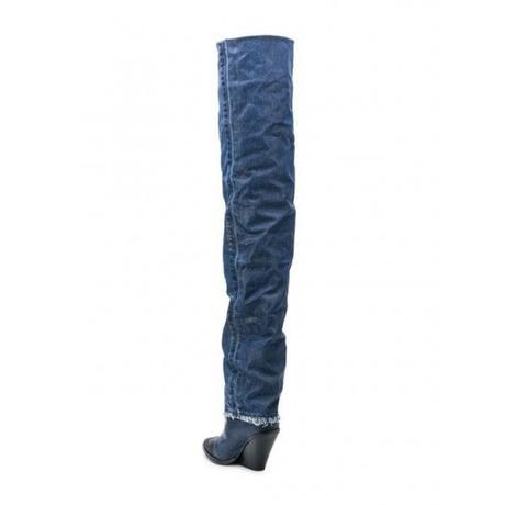 Buccia di Banana/Lo stivale col denim intorno Buccia di Banana/Lo stivale col denim intorno