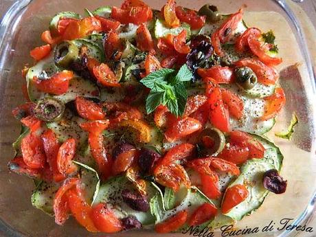 ZUCCHINE POMODORINI E OLIVE ZUCCHINE POMODORINI E OLIVE