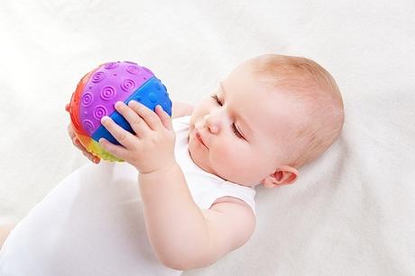 5 Tipi di palle sensoriali Montessori per neonati 5 Tipi di palle sensoriali Montessori per neonati