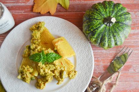 Paccheri con asparagi salciccia e curcuma Paccheri con asparagi salciccia e curcuma